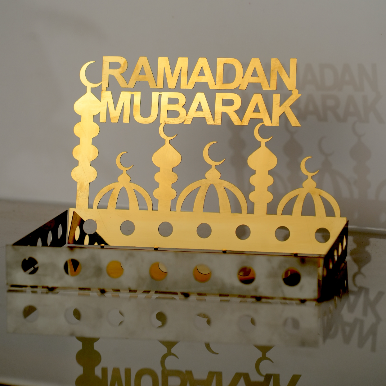 ZF Ramadan Kareem Stainless Steel Dates Tray – Round Metal Serving Plate for Iftar & Gifting